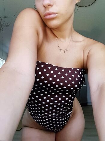 Full leaked Aleaarose private onlyfans photo