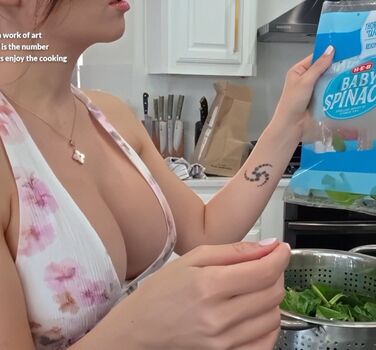 Full leaked Alinity private onlyfans photo