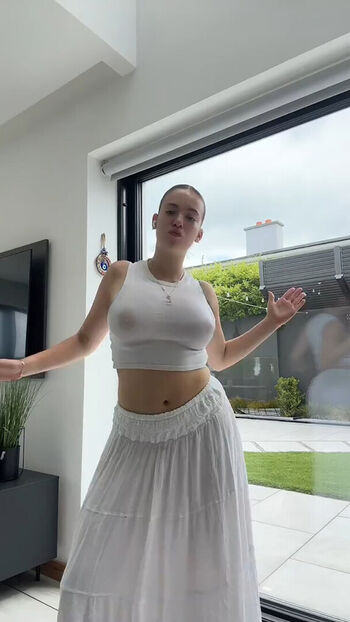 Full leaked Alliesherlock private onlyfans photo