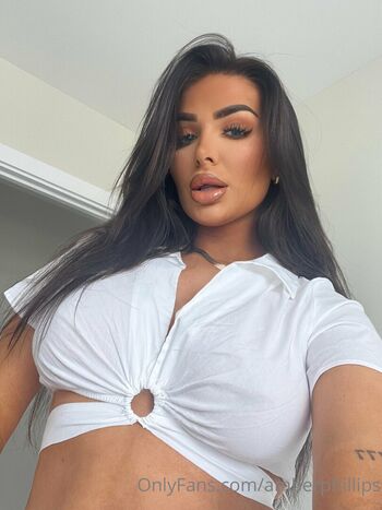Full leaked Ambsphillips  page private onlyfans photo