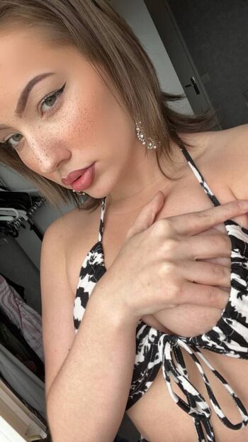 Full leaked Aminesadok private onlyfans photo