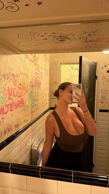 Full leaked Amy quesada getgood page private onlyfans photo