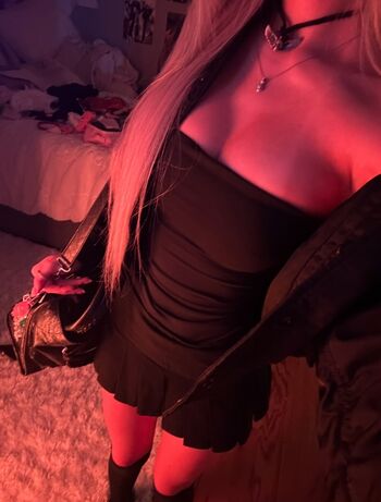 Full leaked Angmaire private onlyfans photo