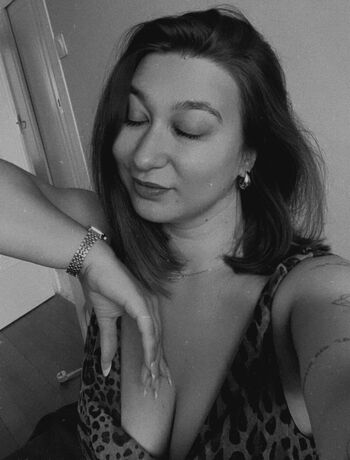 Full leaked Apoline perret page private onlyfans photo