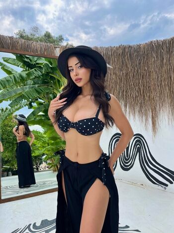 Full leaked Aslihel page private onlyfans photo
