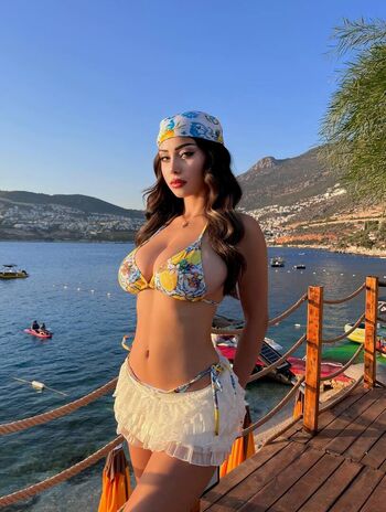 Full leaked Aslihel page private onlyfans photo