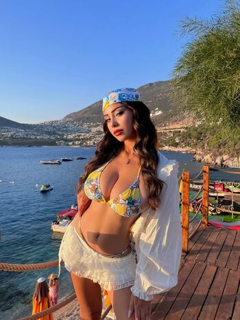 Full leaked Aslihel private onlyfans photo