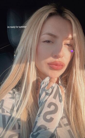 Full leaked Ava max  page private onlyfans photo