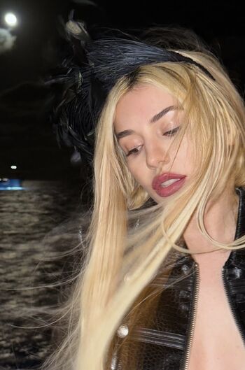 Full leaked Ava max  page private onlyfans photo