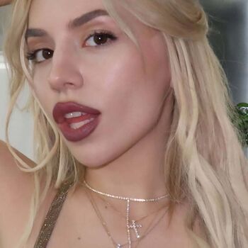 Full leaked Ava max  page private onlyfans photo