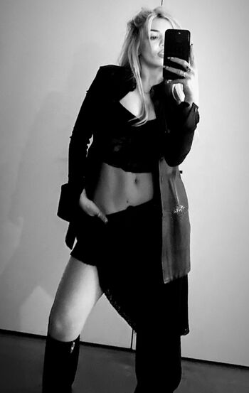 Full leaked Ava max page private onlyfans photo