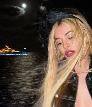 Full leaked Ava max page private onlyfans photo