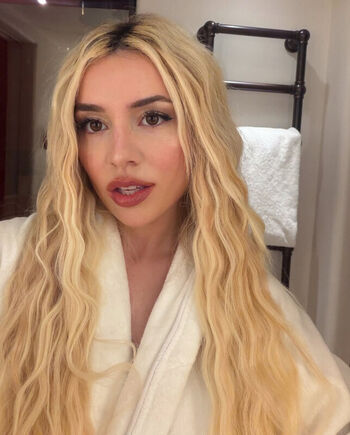 Full leaked Ava max private onlyfans photo