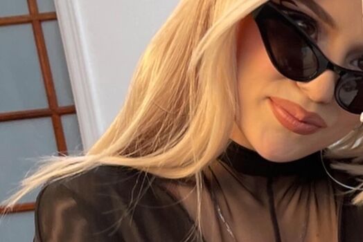 Full leaked Ava max private onlyfans photo