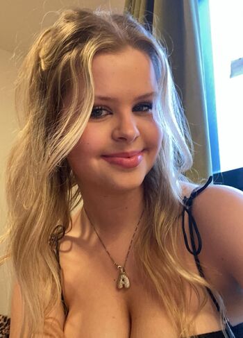 Full leaked Ava rose private onlyfans photo