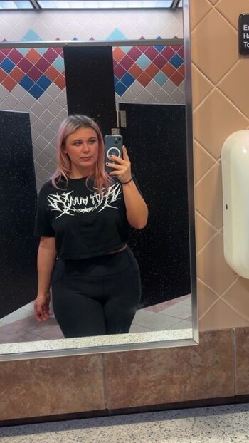 Full leaked Averageallison page private onlyfans photo