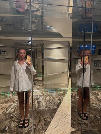 Full leaked Avery shipp page private onlyfans photo