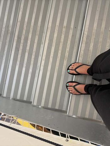 Full leaked Avery shipp page private onlyfans photo
