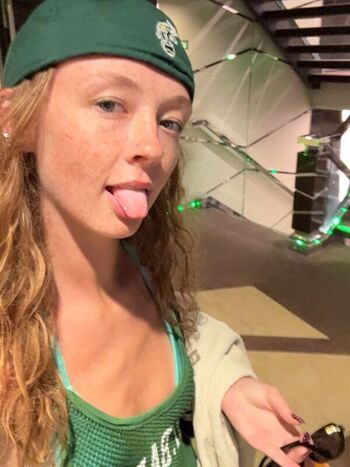 Full leaked Avery shipp page private onlyfans photo