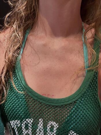 Full leaked Avery shipp page private onlyfans photo