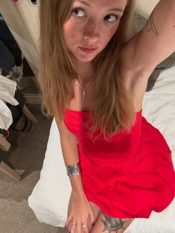 Full leaked Avery shipp page private onlyfans photo