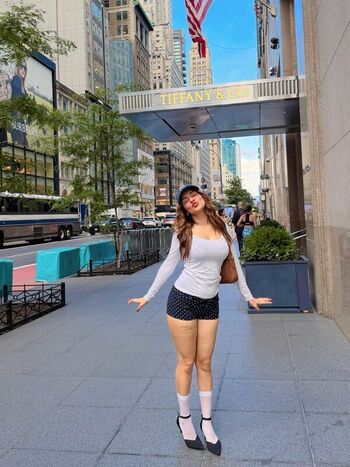 Full leaked Avneet kaur page private onlyfans photo