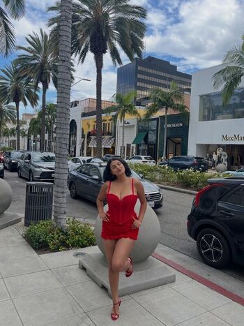 Full leaked Ayushaaaa page private onlyfans photo