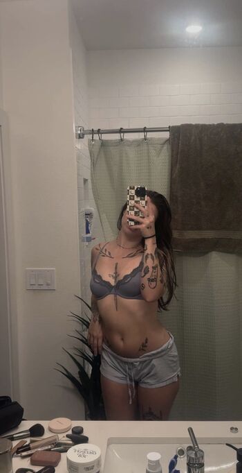Full leaked Baileygoat private onlyfans photo
