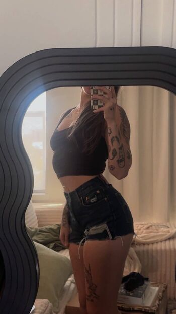 Full leaked Baileygoat private onlyfans photo