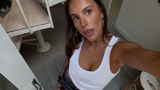 Full leaked Bell aamy private onlyfans photo
