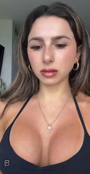 Full leaked Bella fleurre private onlyfans photo
