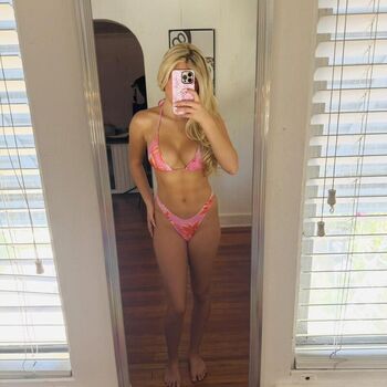 Full leaked Bella lyn  page private onlyfans photo