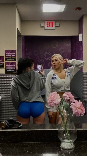 Full leaked Bella lyn private onlyfans photo