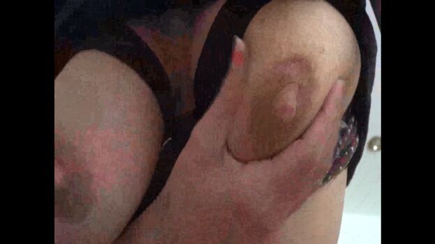 Full leaked Breastfeeding page private onlyfans photo