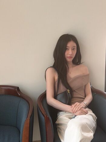 Full leaked Chaeryeong page private onlyfans photo