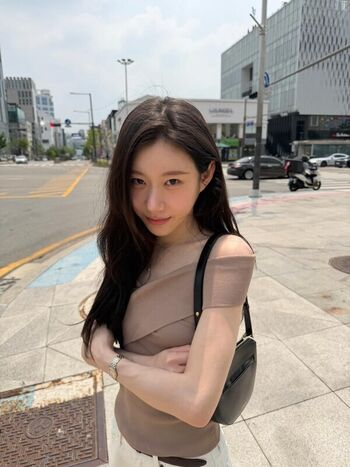 Full leaked Chaeryeong page private onlyfans photo
