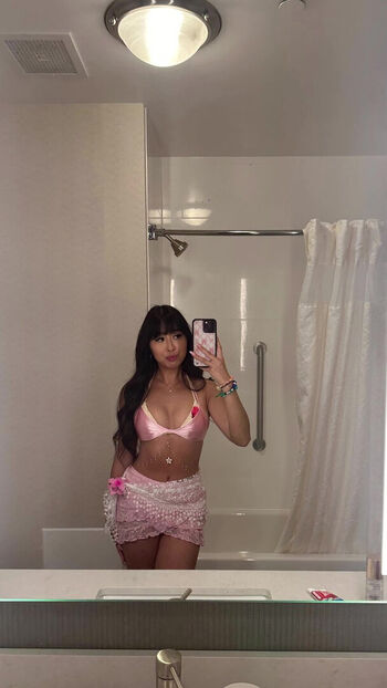 Chloe ABG