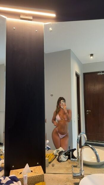 Full leaked Chlotobin  page private onlyfans photo