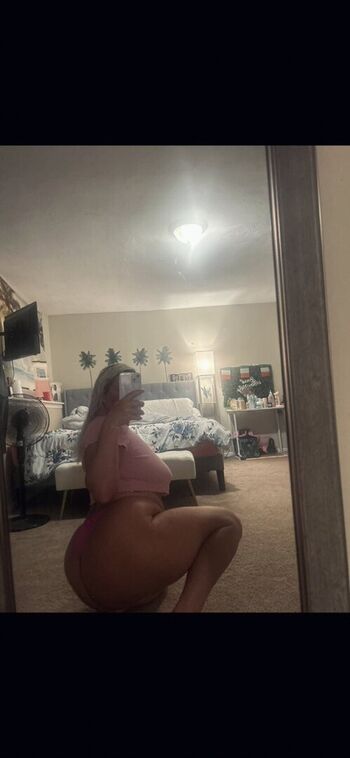 Full leaked Curvy goddesses private onlyfans photo