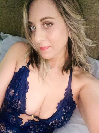 Full leaked Cutesexymom page private onlyfans photo