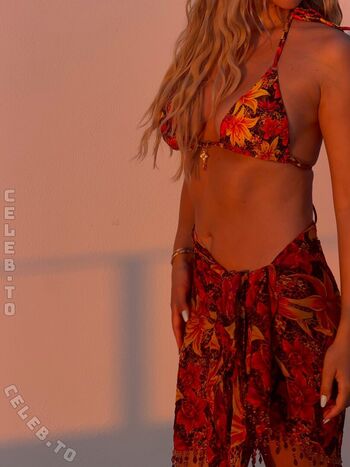 Full leaked Dagi bee  page private onlyfans photo