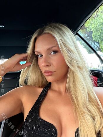 Full leaked Dagi bee  page private onlyfans photo