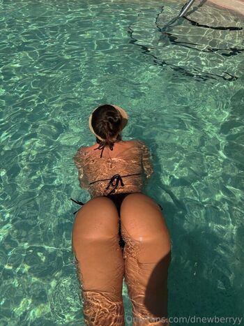 Full leaked Danielleberry page private onlyfans photo