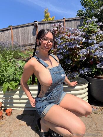 Full leaked Daniellexxvv  page private onlyfans photo