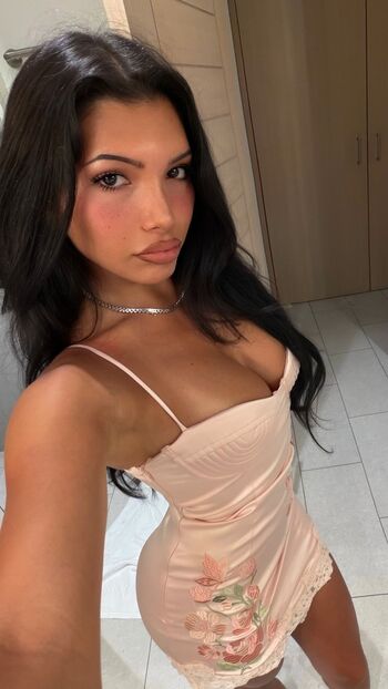 Full leaked Deemah private onlyfans photo