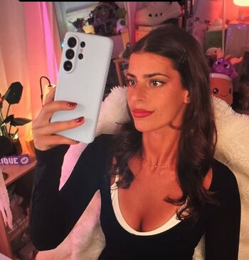 Full leaked Develique page private onlyfans photo