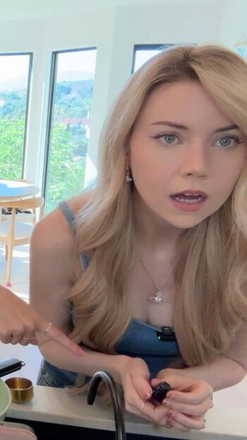 Full leaked Dizzykitten page private onlyfans photo