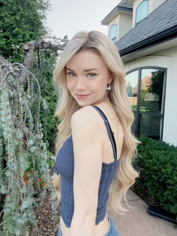 Full leaked Dizzykitten page private onlyfans photo