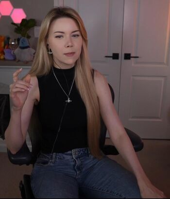 Full leaked Dizzykitten page private onlyfans photo