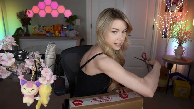 Full leaked Dizzykitten page private onlyfans photo